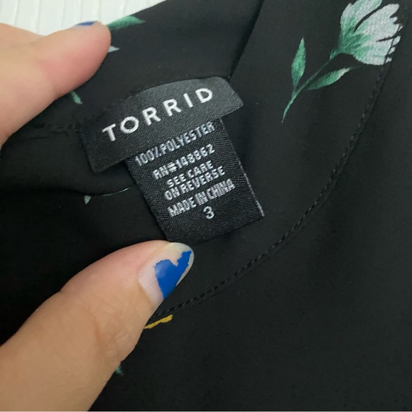 TORRID deep v front and back floral top - Picture 4 of 6